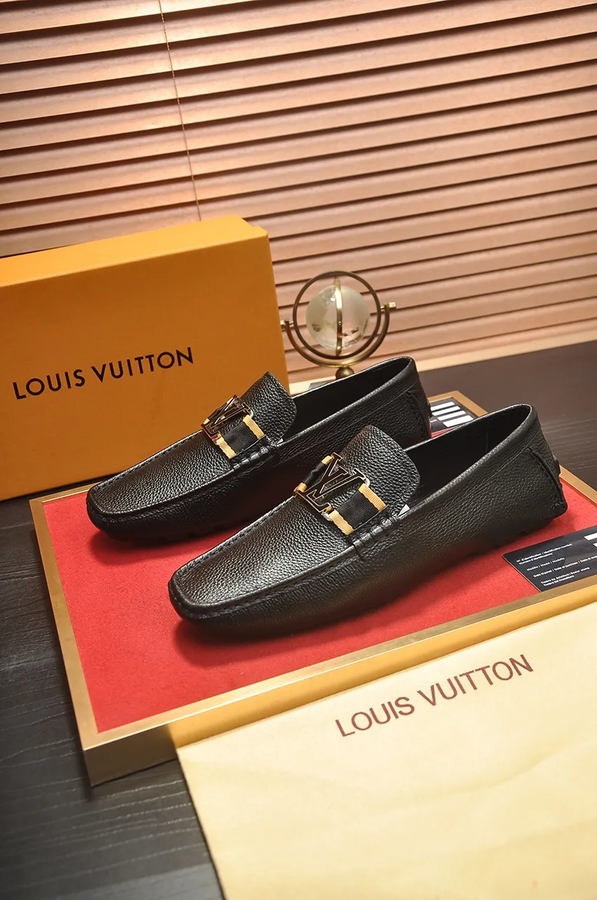 Men's men's shoes 💰420💶 [LV Doudou shoes] (water-dyed cowhide lining) new model is on the market, available on the official website. The new Doudou shoes are processed into single-color materials, and the uppers are made of imported cowhide material. The body of the shoe is fully hemmed with mark thread, and is lined with imported original cowhide leather. The elegant shoe shape is super suitable for all-matching, and the size is 38-44.